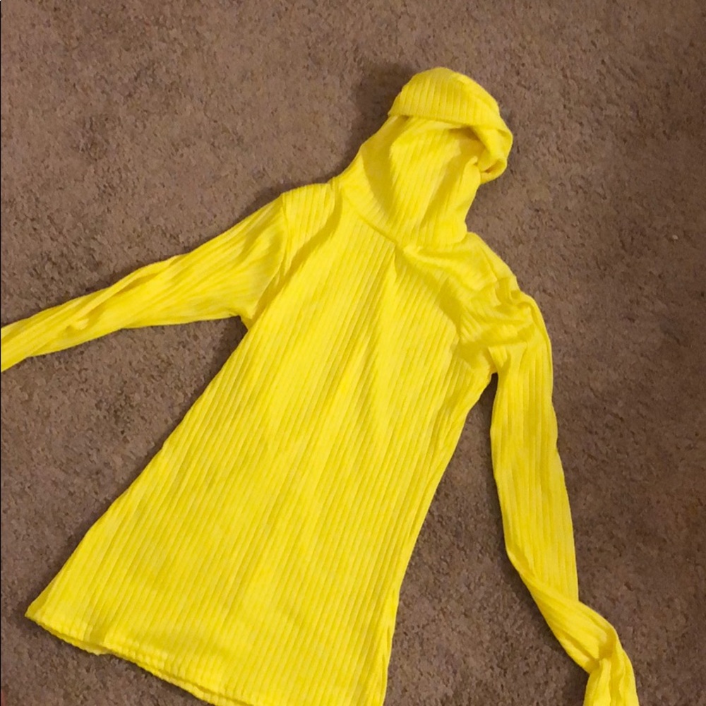 Yellow turtleneck never worn